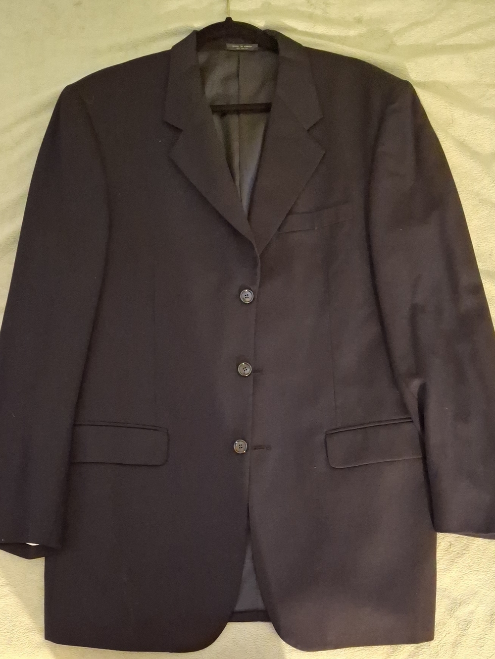 Men's Dark Navy Three-Button Blazer - Classic Tailored Sport Coat
